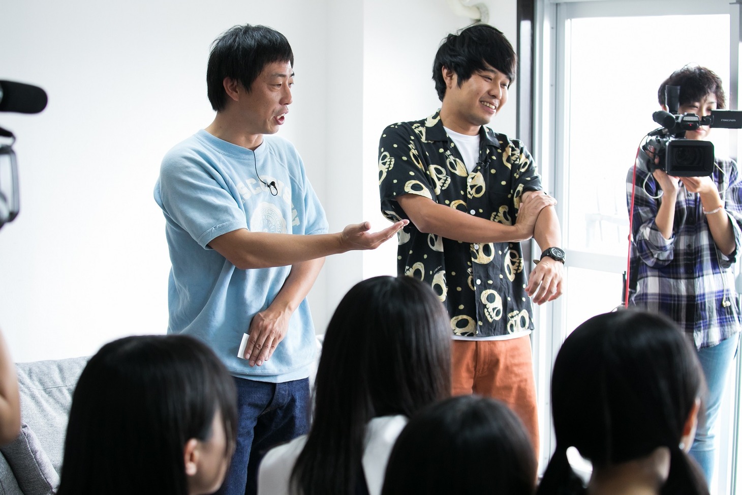 「乃木坂どこへ」ロケの様子。(c)日本テレビ