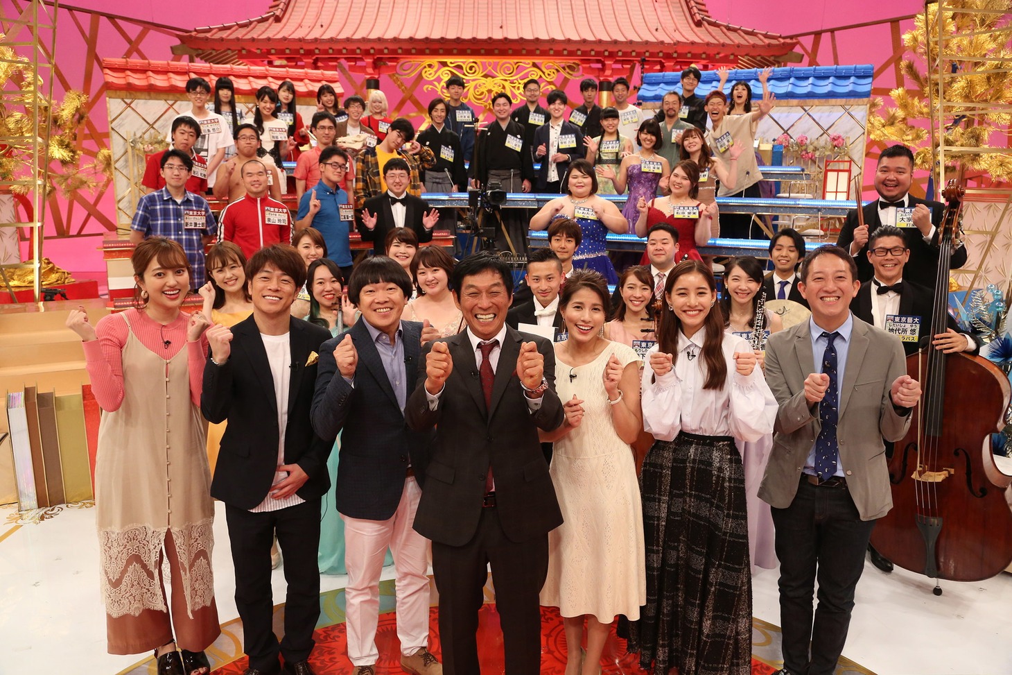 「土曜プレミアム・さんまの東大方程式 芸術の秋に東京藝大生が大集合SP！」の出演者たち。(c)フジテレビ