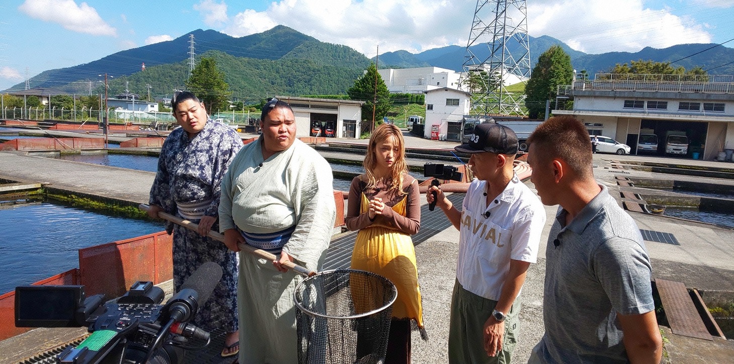 「チーム御嶽海」のワンシーン。