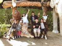 「チーム動物」の参加者たち。