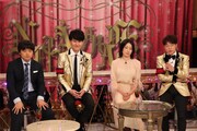 （左から）バカリズム、南原清隆、菅野美穂、陣内智則。(c)フジテレビ