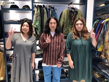 左から海原やすよ、ピース又吉、海原ともこ。