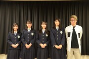 左から岩田陽菜、今村美月、石田千穂、瀧野由美子、ロンドンブーツ1号2号・田村淳。