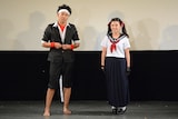 エンディングより。左からサンシャイン池崎、小池美由。