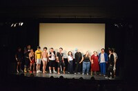 エンディングより。乱射された弾丸をキャッチしてポーズを決める一同。