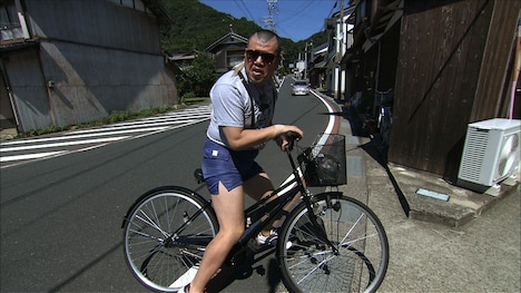 「相席食堂」に出演する、野性爆弾くっきー!。(c)ABCテレビ