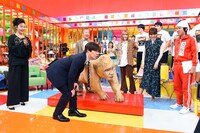 ゴリラの顔を内村光良に似せた“スゴ技アート”制作過程の動画も作成。(c)テレビ東京