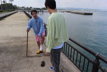 「霜降り明星のあてみなげ」ロケ中の様子。(c)静岡朝日テレビ