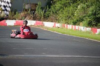 「霜降り明星のあてみなげ」ロケ中の様子。(c)静岡朝日テレビ