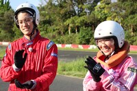 「霜降り明星のあてみなげ」ロケ中の様子。(c)静岡朝日テレビ