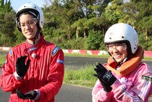 「霜降り明星のあてみなげ」ロケ中の様子。(c)静岡朝日テレビ