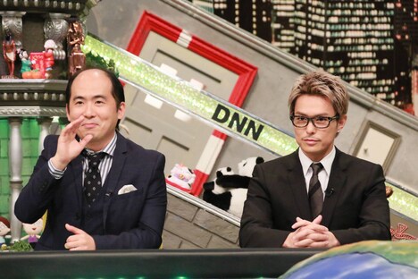 （左から）トレンディエンジェル斎藤、今市隆二。(c)フジテレビ