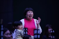 「アリエールダニよけプラス」のCMでお母さん議員を演じる森三中・大島。