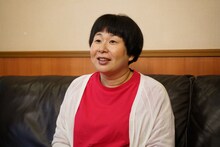 インタビューに答える森三中・大島。