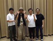 左から東京03豊本、片桐仁、東京03飯塚、東京03角田。