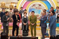 「上沼恵美子×坂上忍の東西べしゃり歌合戦」に出演する（手前左から）FUJIWARA、上沼恵美子、坂上忍、サンドウィッチマンら。(c)フジテレビ