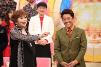 上沼恵美子（手前左）、坂上忍（手前右）、Mr.シャチホコ（中央）。(c)フジテレビ
