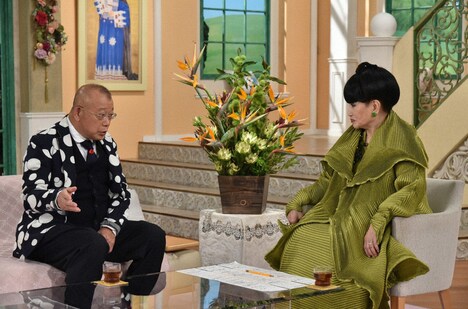 （左から）笑福亭鶴瓶、黒柳徹子。(c)テレビ朝日