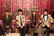 （左から）よゐこ濱口、南原清隆、新木優子、陣内智則。(c)フジテレビ