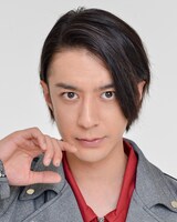 スーパー戦隊親善大使の松本寛也。