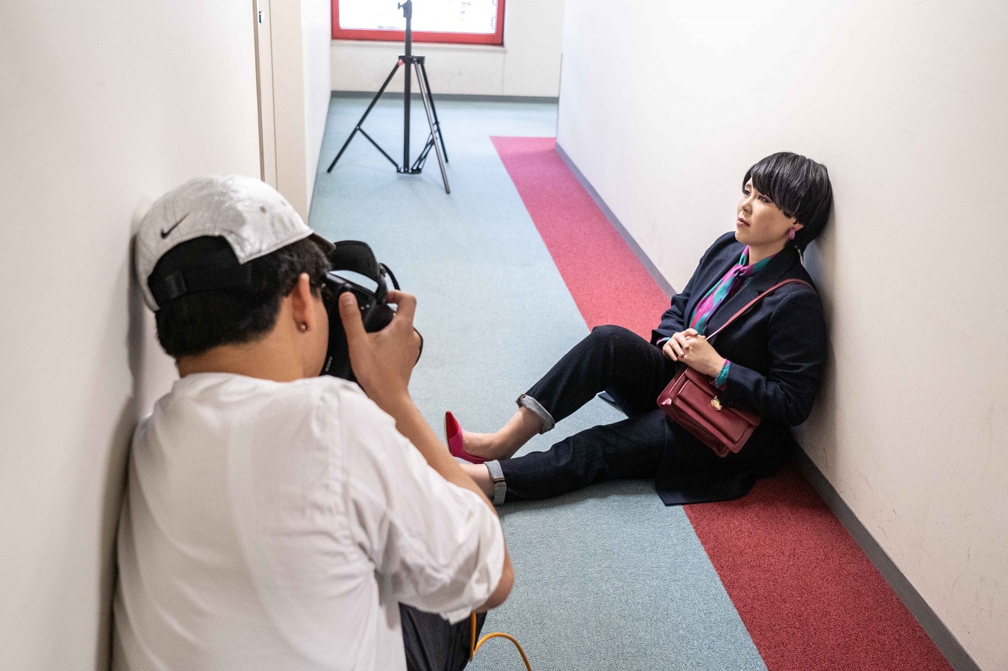 「新米記者ちえみのLIFE IN DENIM」撮影中の様子。