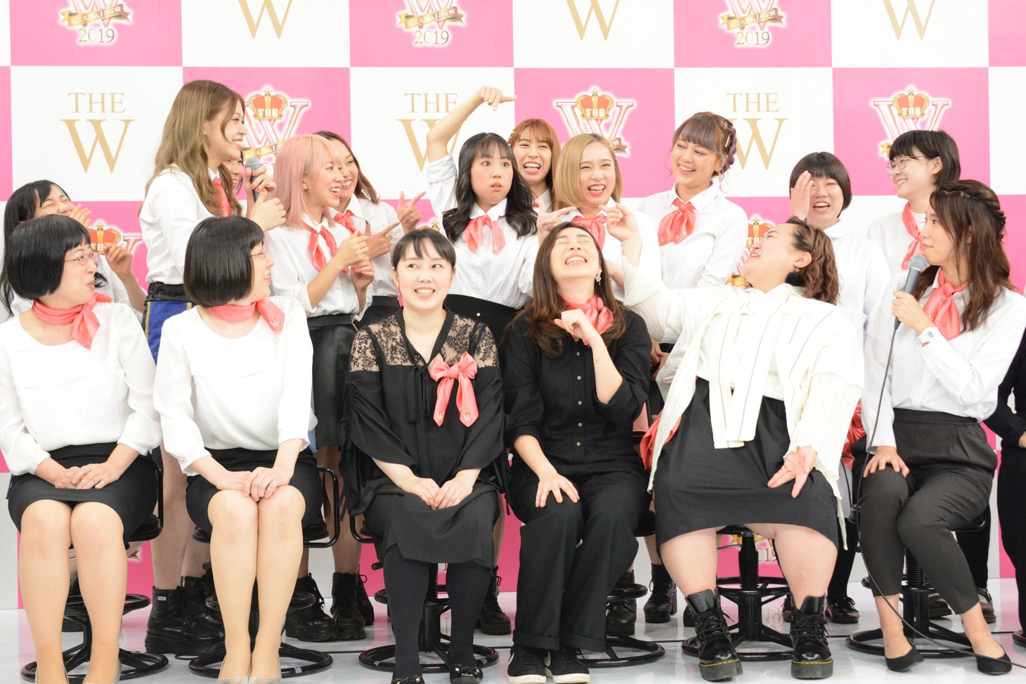 紺野ぶるまから「1人ひとりの顔は大したことない」とイジられるつぼみ大革命のメンバー。