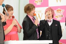 左からりんごちゃん、EXIT。