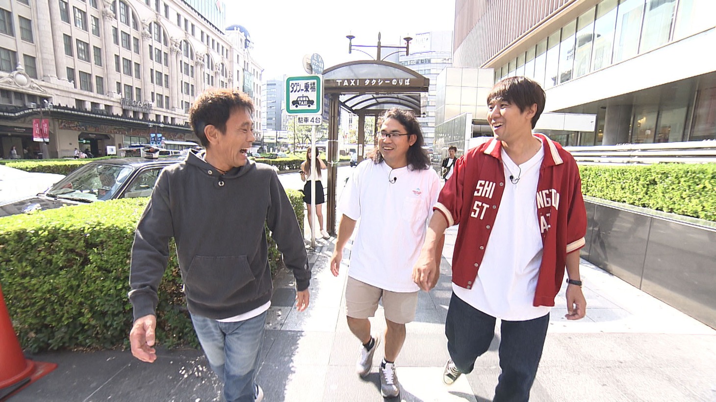 テレビが欲しいというロッチ中岡のため、一同は家電量販店へ。(c)MBS