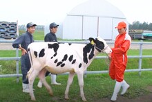 ANZEN漫才みやぞん（右）(c)フジテレビ