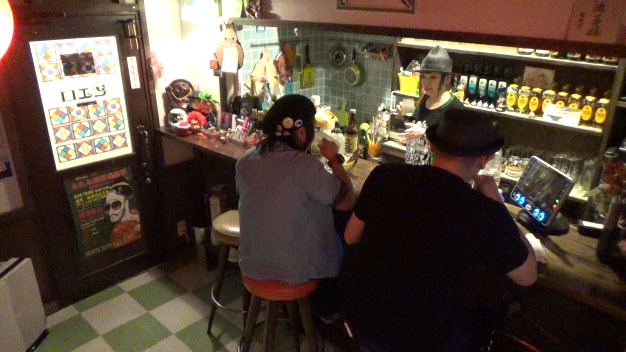 まちゃまちゃがママをやっている会員制スナック「ピエロ」の様子。(c)MBS