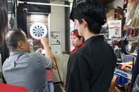 「冒険発掘バラエティ 霜降り明星のあてみなげ」ロケ中の様子。(c)静岡朝日テレビ