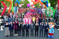 「御堂筋オータムパーティー2018 御堂筋ランウェイ」の様子。