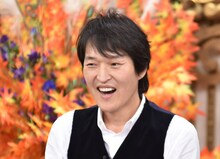 「秋の消しゴムはんこ頂上決戦2019」で優勝した千原ジュニア。
