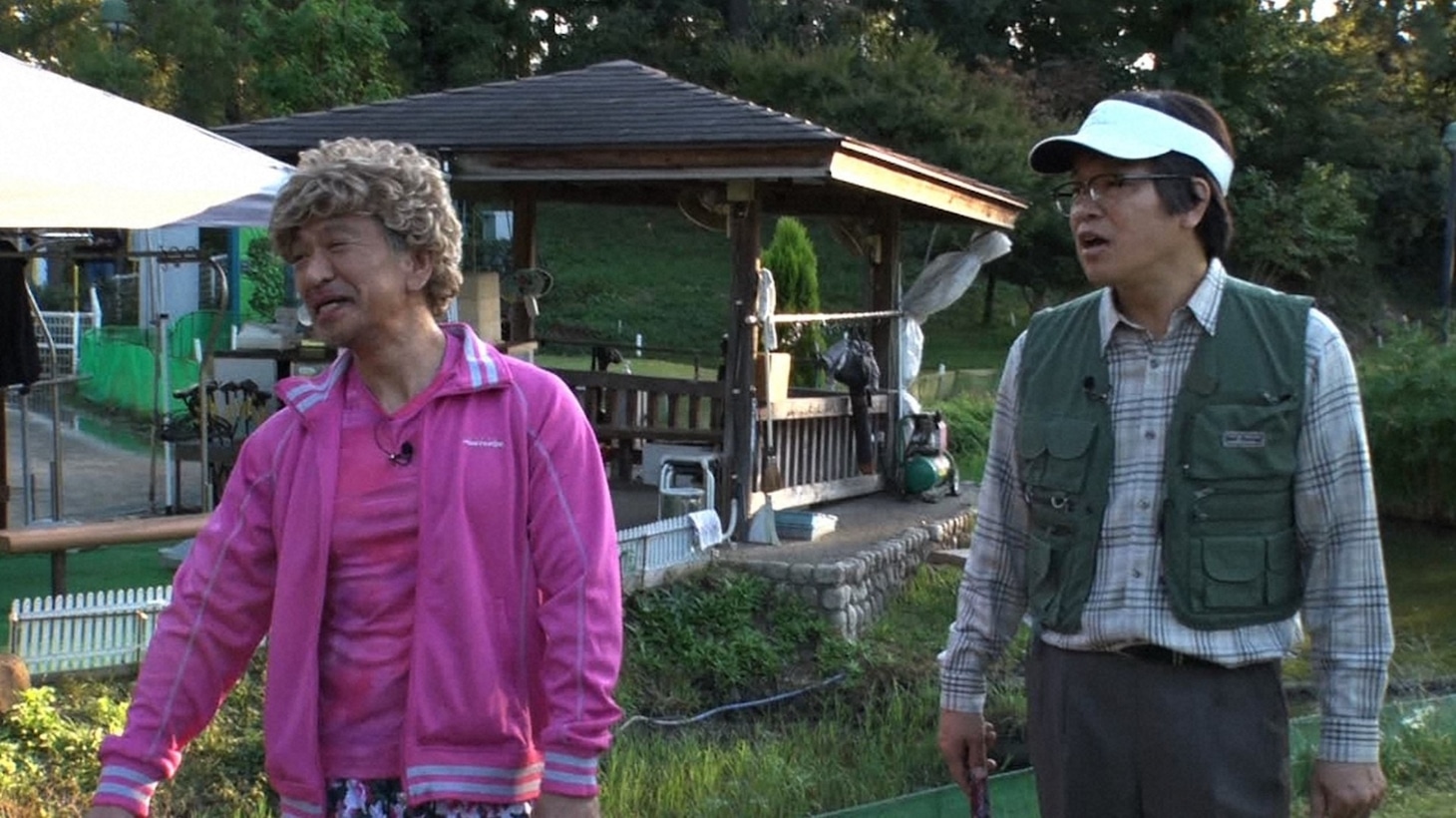 （左から）お母ちゃんこと松本人志、お父ちゃんこと蛍原徹。(c)ABCテレビ