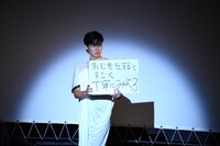 「巨人あるある」を披露する尾関。