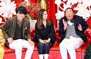 （左から）博多大吉、中村アン、ロバート秋山。(c)TBS