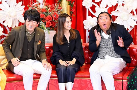 （左から）博多大吉、中村アン、ロバート秋山。(c)TBS