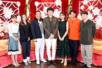 「笑える！泣ける！動物スクープ100連発」の出演者たち。(c)TBS