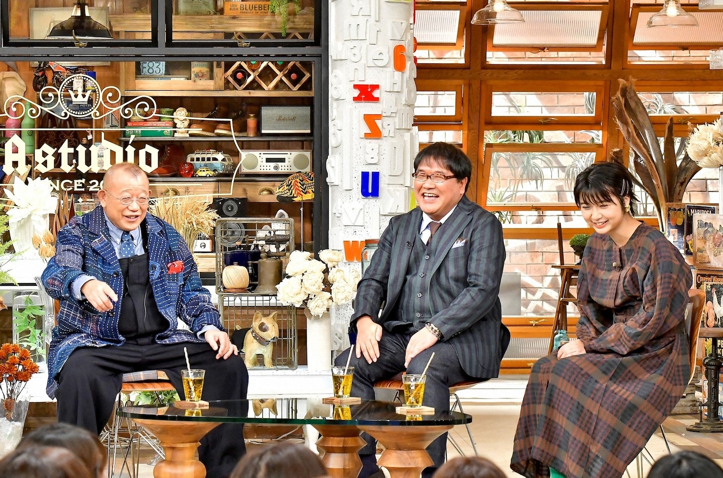 （左から）笑福亭鶴瓶、カンニング竹山、上白石萌歌。(c)TBS
