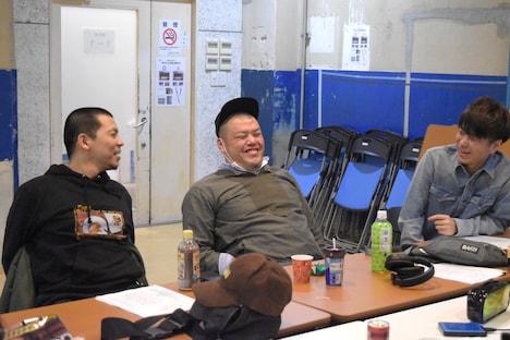 「チャンネル」打ち合わせ中の様子。