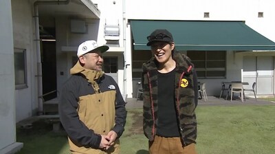 左からケンドーコバヤシ、千原ジュニア。(c)読売テレビ