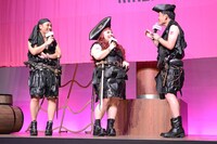 KIREIMOのPRイベントに出席した（左から）千鳥・大悟、渡辺直美、千鳥ノブ。