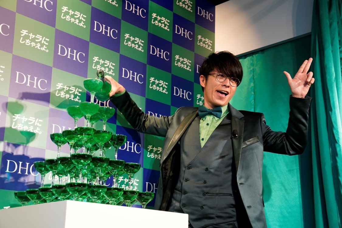 CM発表会に出席したオリエンタルラジオ藤森。