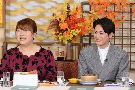 左からりんごちゃん、間宮祥太朗。(c)日本テレビ