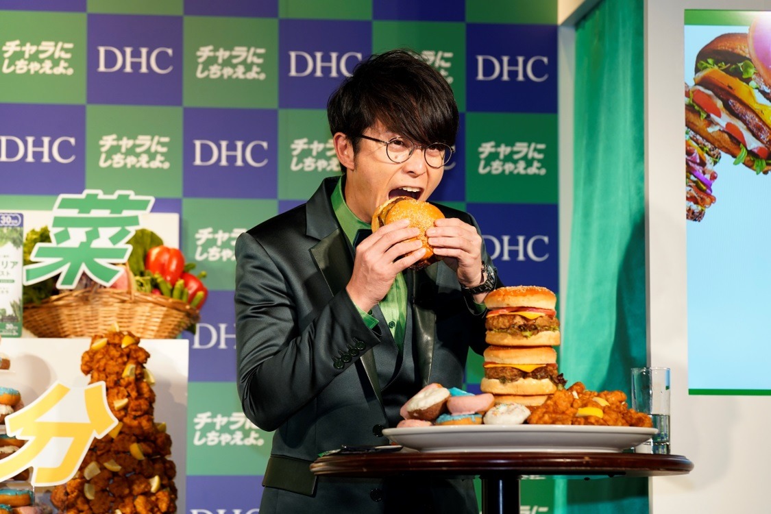 CM発表会に出席したオリエンタルラジオ藤森。
