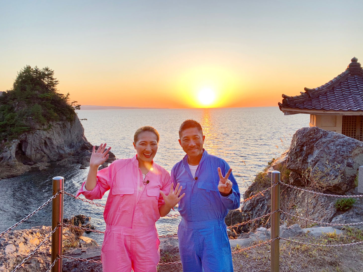 丸山桂里奈（左）と前園真聖 （右）。(c)テレビ東京