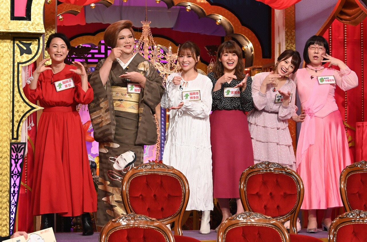 左から床嶋佳子、IKKO、重盛さと美、尾崎里紗アナウンサー、吉崎綾、阿佐ヶ谷姉妹・江里子。(c)日本テレビ