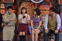 左から立川志らく、山崎夢羽、高瀬くるみ、カンニング竹山。(c)読売テレビ