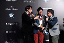 満島真之介（左）のターンを盛り上げるミキ。