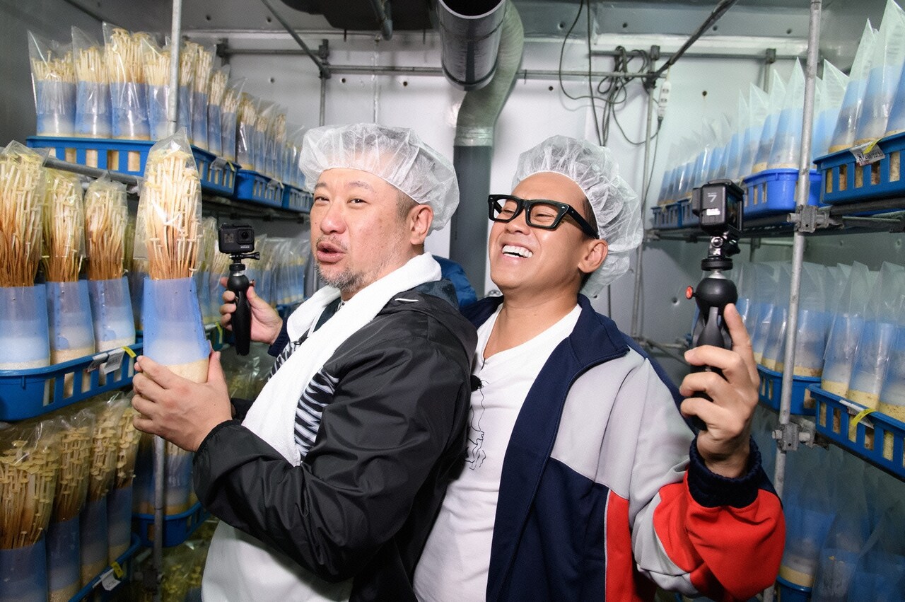 左からケンドーコバヤシ、宮川大輔。(c)日本テレビ